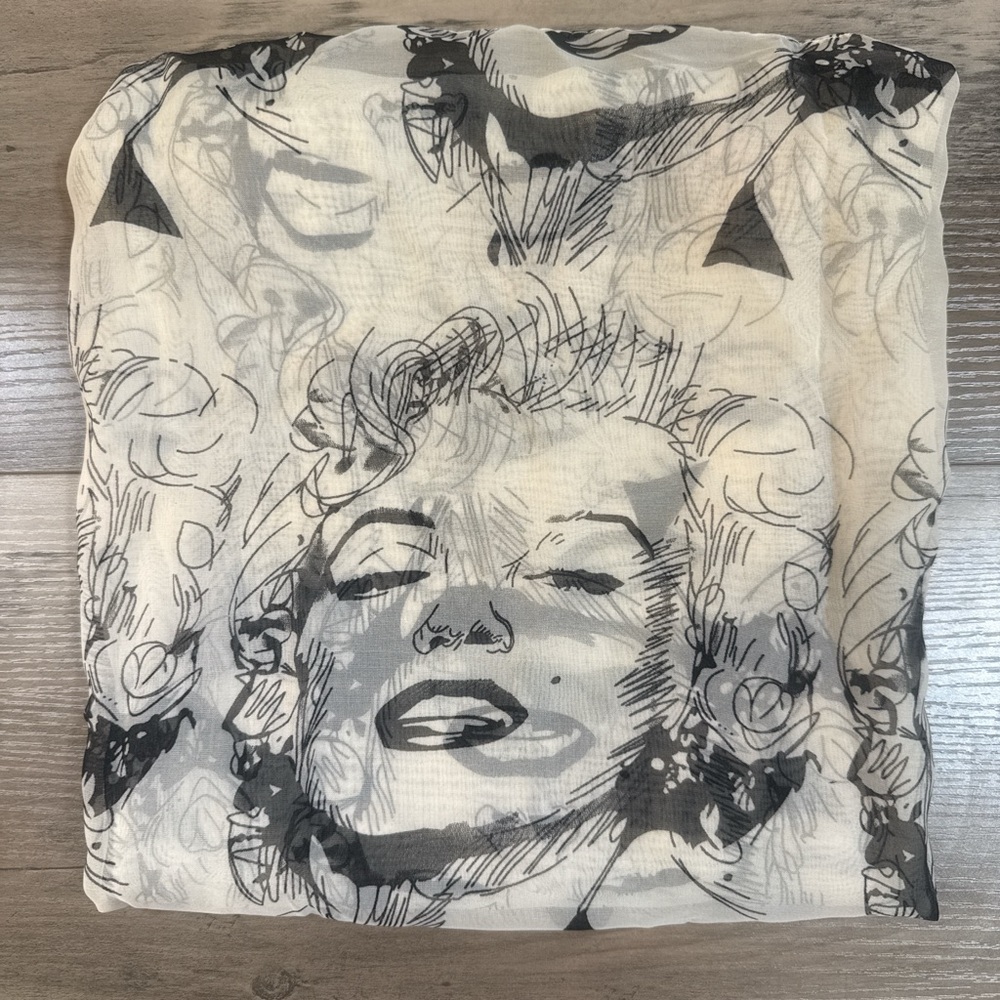 Marilyn Monroe Printed Scarf